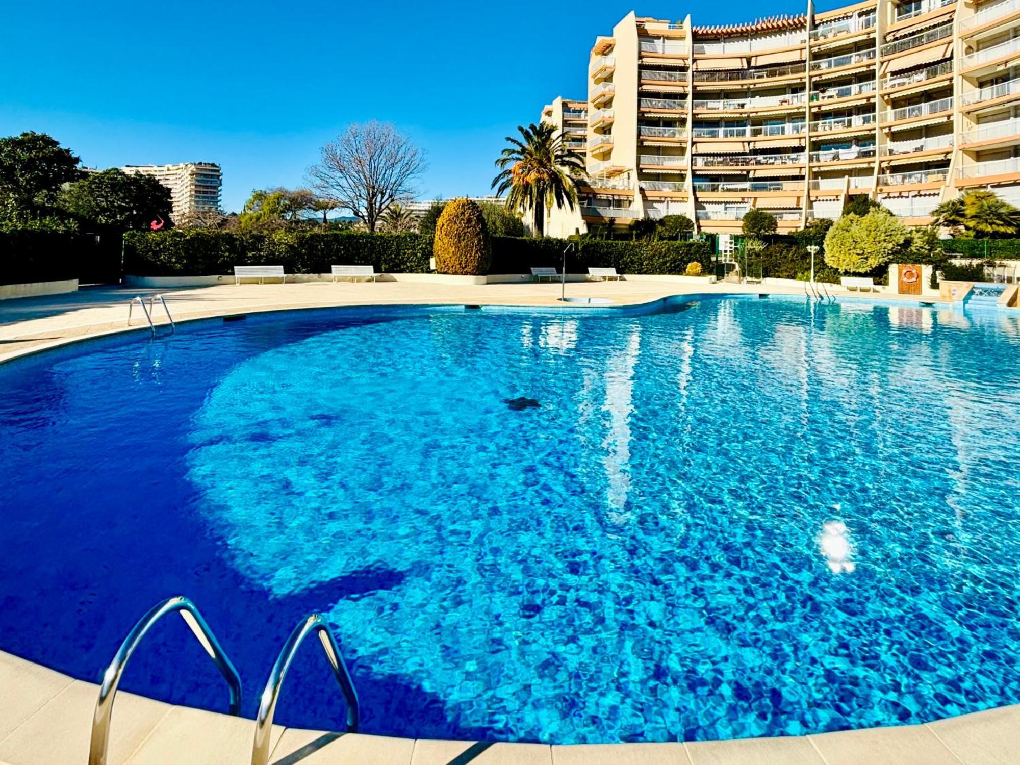 MandelieuSomptueux 3 Pieces Vue Sur Piscine别墅 外观 照片